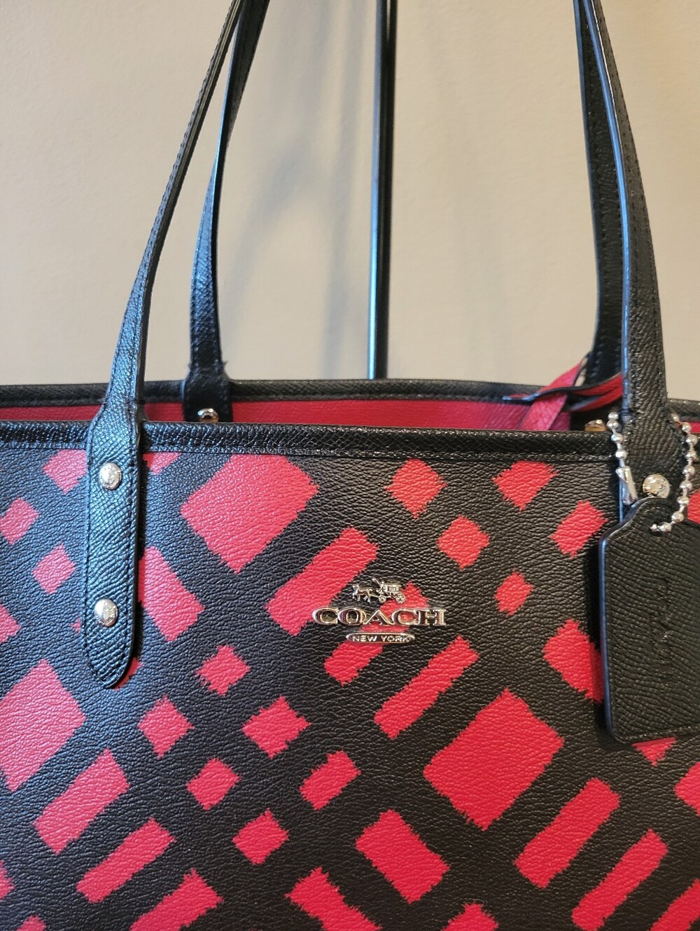 Coach Reversible Black & Red Wild Plaid City Tote With Zipperd Pouch. - Picture 3 of 14